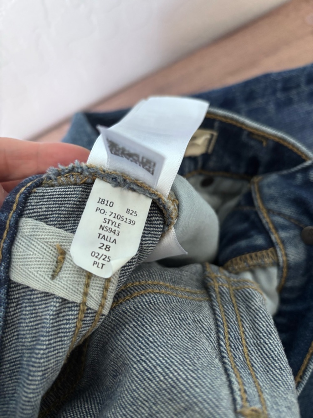 Madewell Relaxed Bootcut Jeans - Picture 8 of 11